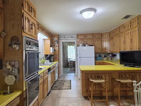 Kitchen - 905 Tilden, Cotulla, TX 78014 photo 1 of 1