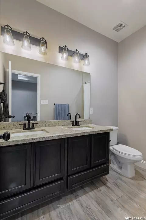 Bath - 3853 White Tail Dr, Eagle Pass, TX 78852 photo 1 of 4