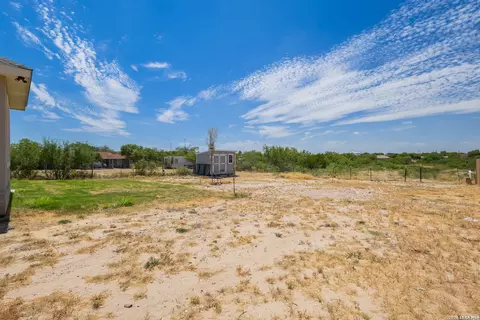 Exterior - 3853 White Tail Dr, Eagle Pass, TX 78852 photo 5 of 5
