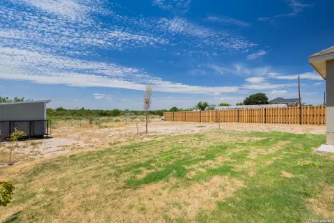 Exterior - 3853 White Tail Dr, Eagle Pass, TX 78852 photo 4 of 5