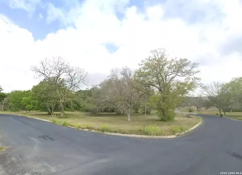 132 W Hampton, Seguin, TX 78155