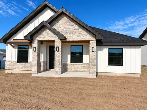 2223 Rio Sabinas Dr, Eagle Pass, TX 78852