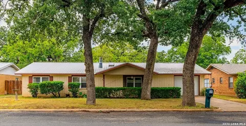 606 S Columbus St, Fredericksburg, TX 78624