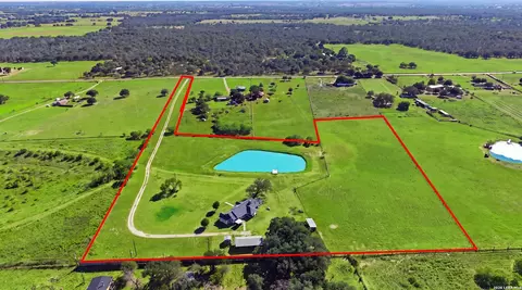 1250 County Road 304, Floresville, TX 78114