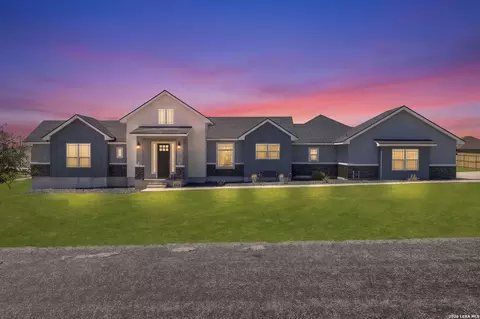 112 Summer Meadow Dr, La Vernia, TX 78121