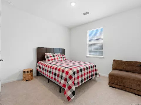 Bedroom - 9167 Devils Riv, Converse, TX 78109 photo 5 of 9