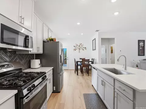 Kitchen - 9167 Devils Riv, Converse, TX 78109 photo 2 of 4