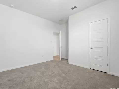 Bedroom - 9167 Devils Riv, Converse, TX 78109 photo 4 of 9