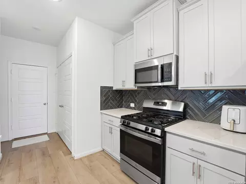 Kitchen - 9167 Devils Riv, Converse, TX 78109 photo 4 of 4