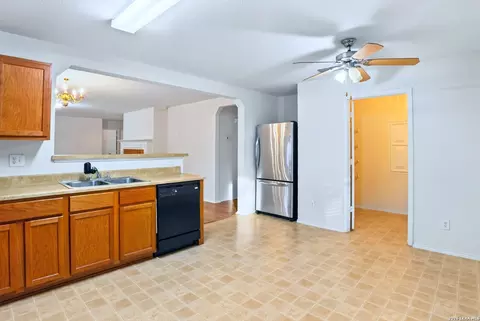 Kitchen - 16247 Raceway Downs, Selma, TX 78154 photo 3 of 3