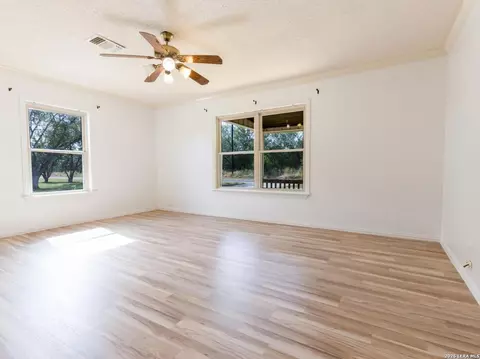 Living - 730 County Road 664, Devine, TX 78016 photo 3 of 8