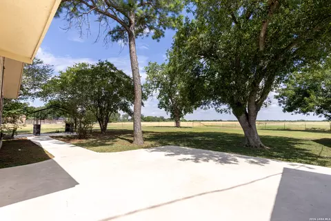 Exterior - 730 County Road 664, Devine, TX 78016 photo 3 of 12
