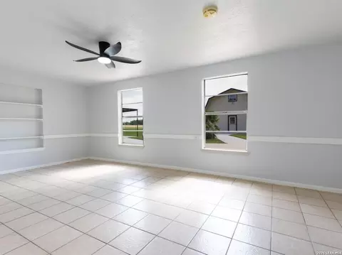 Living - 730 County Road 664, Devine, TX 78016 photo 6 of 8