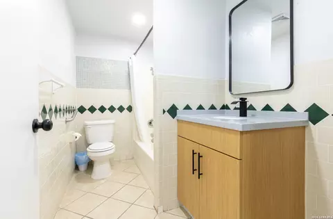 Bath - 730 County Road 664, Devine, TX 78016 photo 4 of 6
