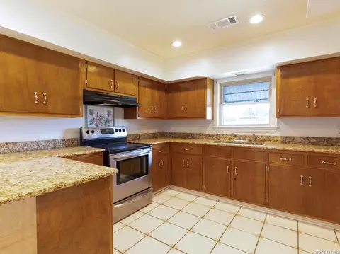 Kitchen - 730 County Road 664, Devine, TX 78016 photo 1 of 2