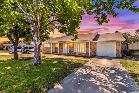 4314 Clear Spring Dr, San Antonio, TX 78217
