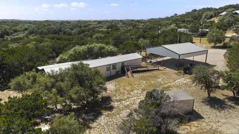 182 Austin Ln, Lakehills, TX 78063
