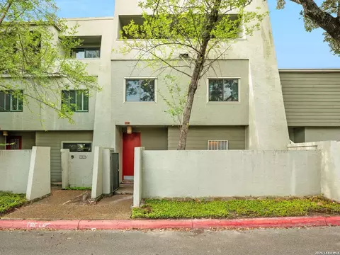 3102 Eisenhauer Rd #B-13, San Antonio, TX 78209