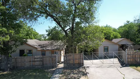 1995 Cross St, New Braunfels, TX 78130
