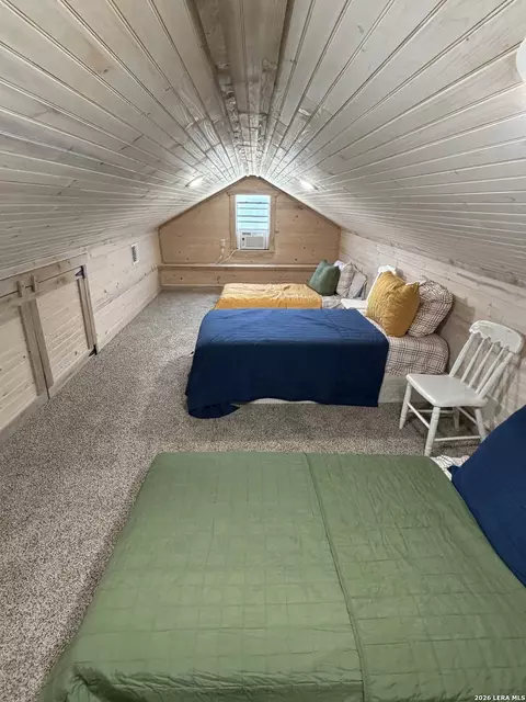 Bedroom - 174 River Haven Rd, Utopia, TX 78884 photo 5 of 5