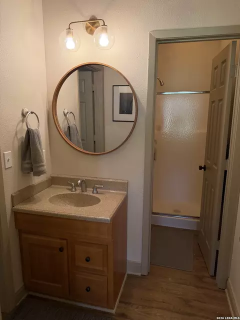 Bath - 174 River Haven Rd, Utopia, TX 78884 photo 2 of 2