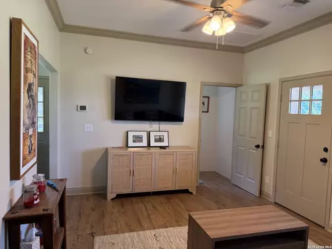 Entry Way - 174 River Haven Rd, Utopia, TX 78884 photo 2 of 3