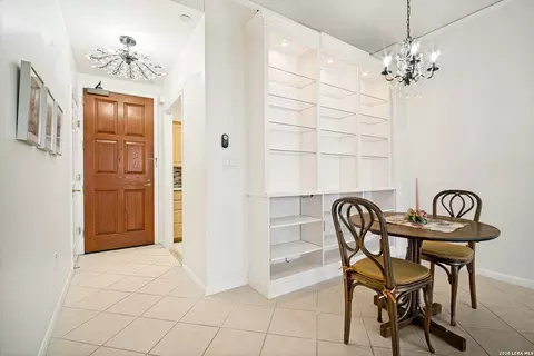 1 Towers Park Ln #604, San Antonio, TX 78209