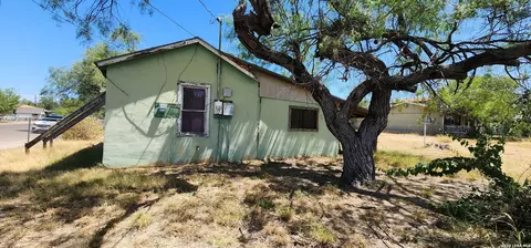 Exterior - 887 Austin St, Eagle Pass, TX 78852 photo 1 of 9
