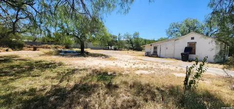 Exterior - 887 Austin St, Eagle Pass, TX 78852 photo 9 of 9