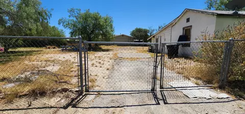 Exterior - 887 Austin St, Eagle Pass, TX 78852 photo 5 of 9