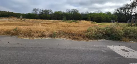 478 Eagle Point Rd, Eagle Pass, TX 78852 photo 2