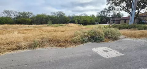 478 Eagle Point Rd, Eagle Pass, TX 78852 photo 5