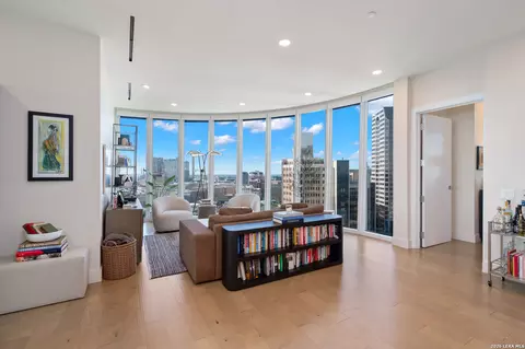 123 Lexington #1406, San Antonio, TX 78205