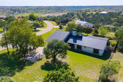 103 Crockett Dr, Kerrville, TX 78028