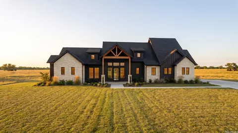 140 Dragonfly, La Vernia, TX 78121