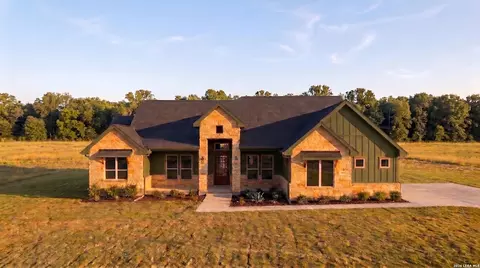 120 Pioneer, La Vernia, TX 78121