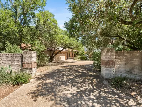 15125 Flying Cir, Helotes, TX 78023