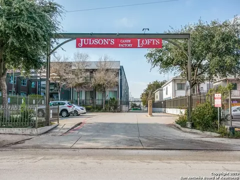 831 S Flores #2212, San Antonio, TX 78204