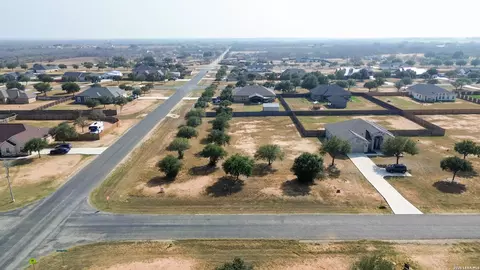 165 E Medium Meadow Dr, Lytle, TX 78052