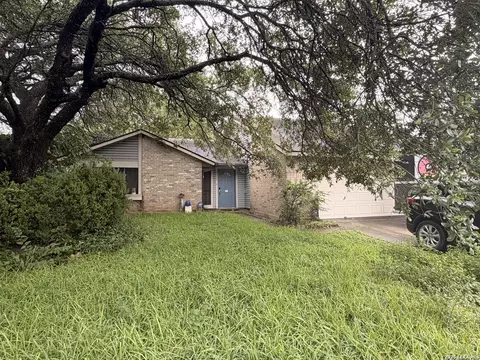 5802 Misty Gln, San Antonio, TX 78247