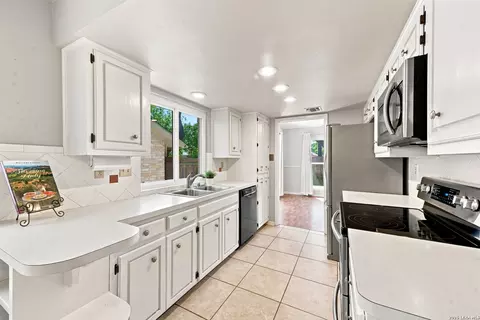 3490 River Way, San Antonio, TX 78230