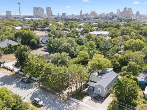 1121 N Olive St, San Antonio, TX 78202