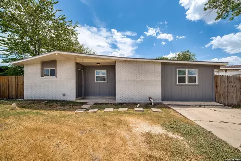 7842 Pony Ln, San Antonio, TX 78227