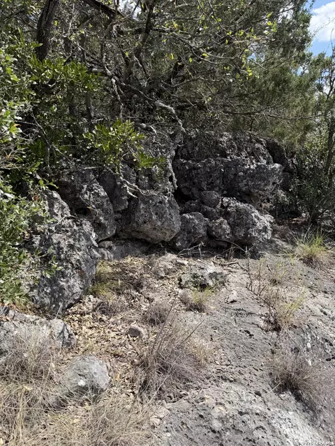 267 Sd 46066, Rocksprings, TX 78880