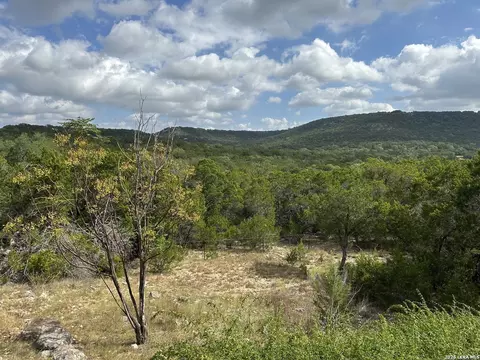 737 Flaman Rd, Canyon Lake, TX 78133