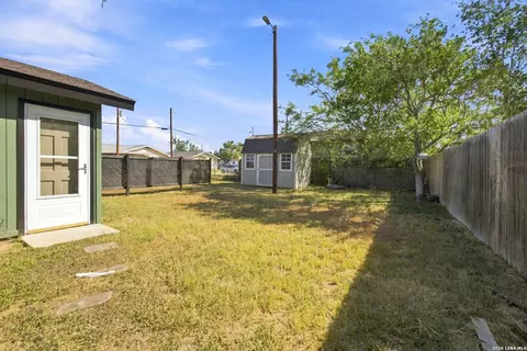 Exterior - 216 N Tom, Poth, TX 78147 photo 3 of 4