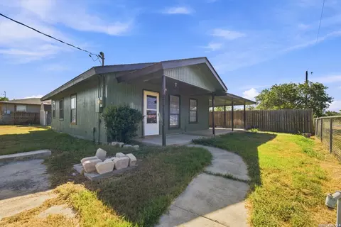 Other - 216 N Tom, Poth, TX 78147 photo 7 of 10