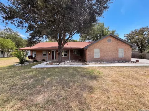 1356 Timberwood Trl, New Braunfels, TX 78132
