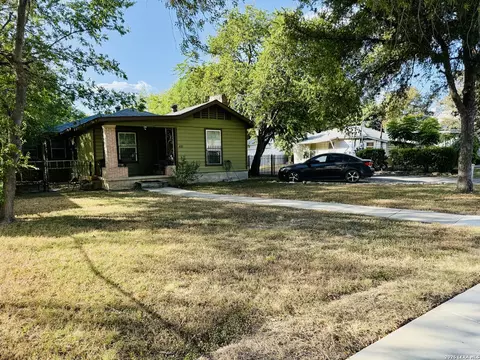 611 Thomas Jefferson Dr, San Antonio, TX 78228