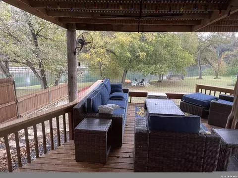 972 Albert St, New Braunfels, TX 78130